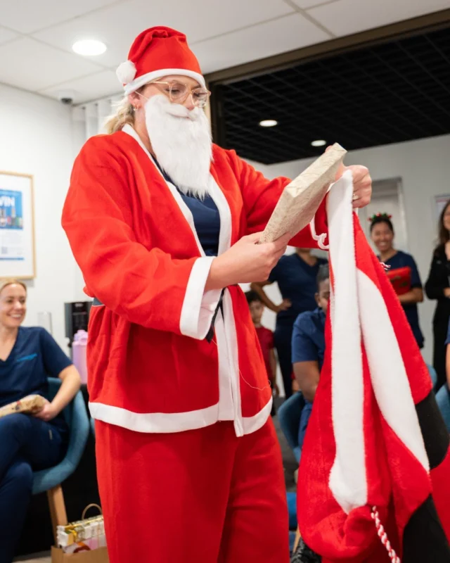 Secret Santa fun at Brisbane Smiles! ✨🎁 Our gift exchange was full of joy, laughter, and a bit of dancing and singing. From thoughtful gifts to hilarious surprises, the festive spirit was in full swing - especially with a very special visit from Santa 🎅 and his team of cheeky elves!

Swipe through to see all the fun moments and festive cheer our amazing team shared! 💙

#secretsanta #brisbanedentist