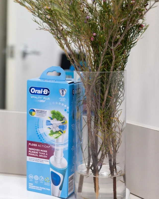 Change of season means change of toothbrush! 🍂

Did you know your toothbrush should be replaced every three months or after being unwell? Over time, bristles wear down and become less effective at removing plaque and bacteria. A fresh toothbrush helps keep your smile cleaner, brighter, and healthier.

Do not forget to update the whole family’s brushes this autumn for a fresh start! 

#changeofseason #welcometoautumn  #brisbanesmiles