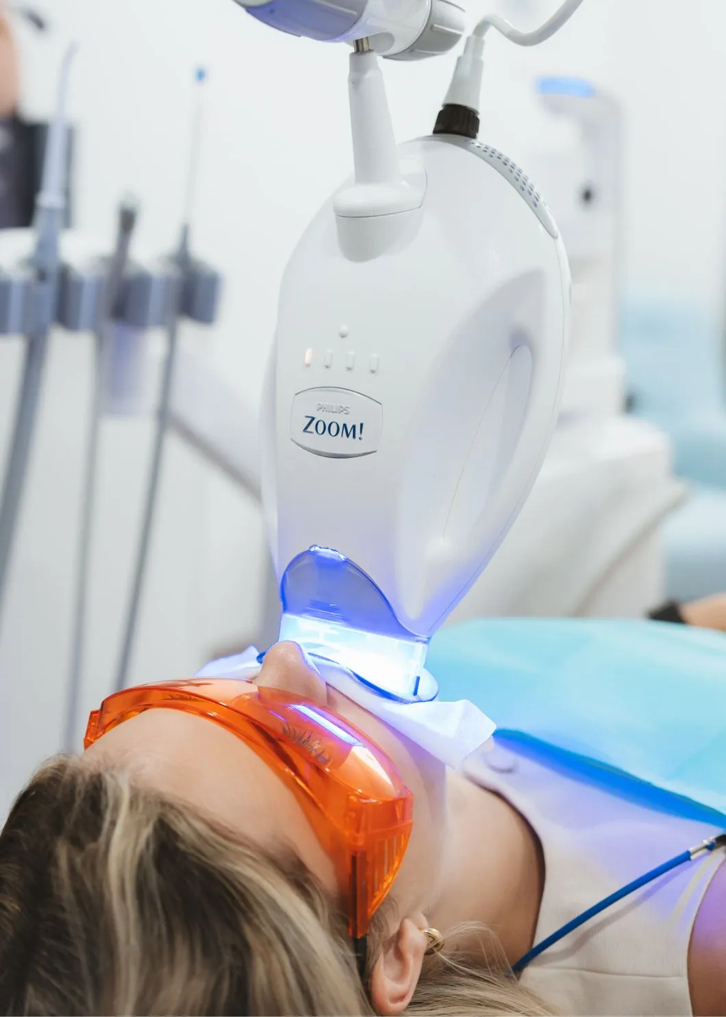 in-office zoom teeth whitening brisbane